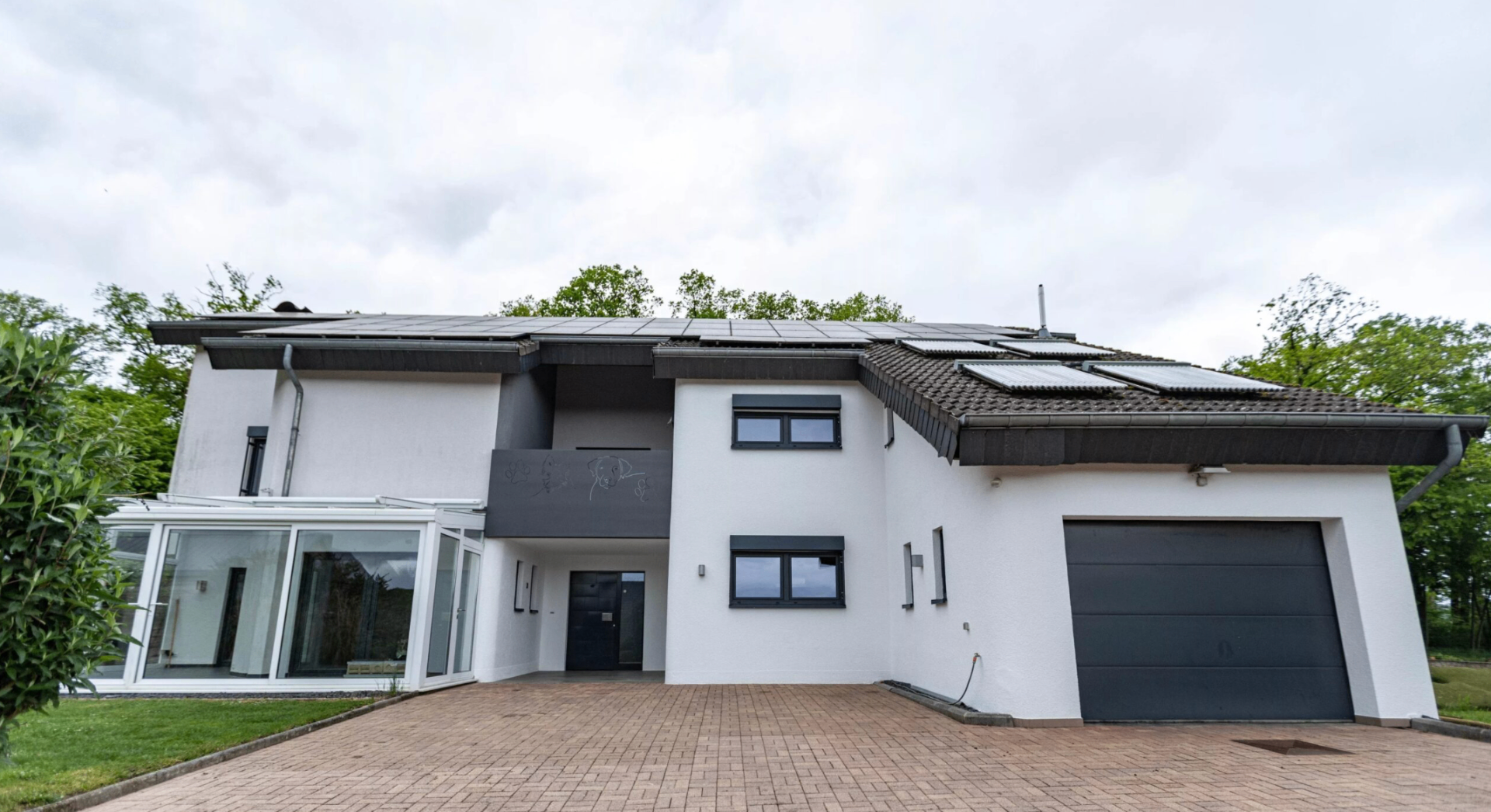 Außergewöhnliches Anwesen 260 m² am Waldrand — Wecker
